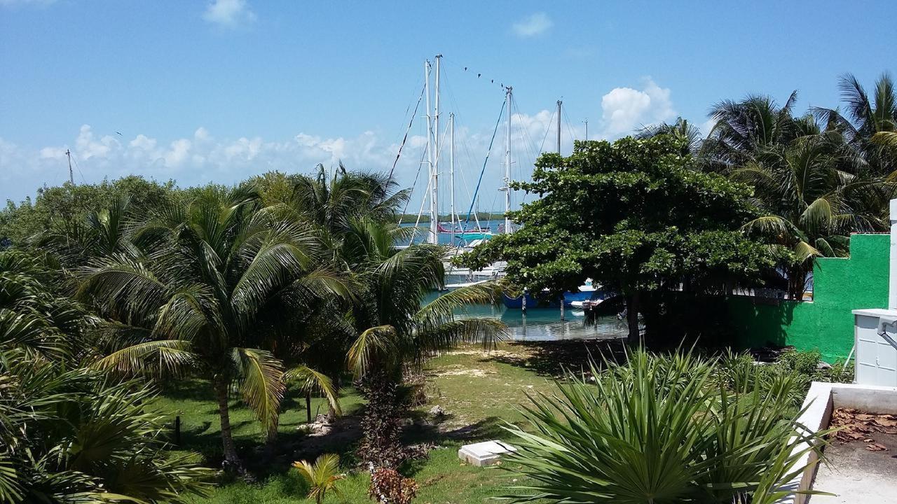 Marina Paraiso Isla Mujeres Hotel Exterior photo