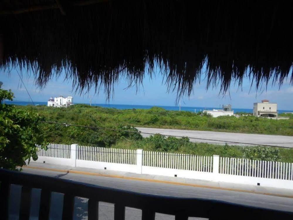 Marina Paraiso Isla Mujeres Hotel Exterior photo